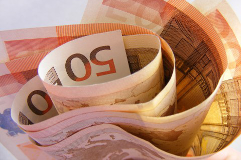 Bundle of €50 notes