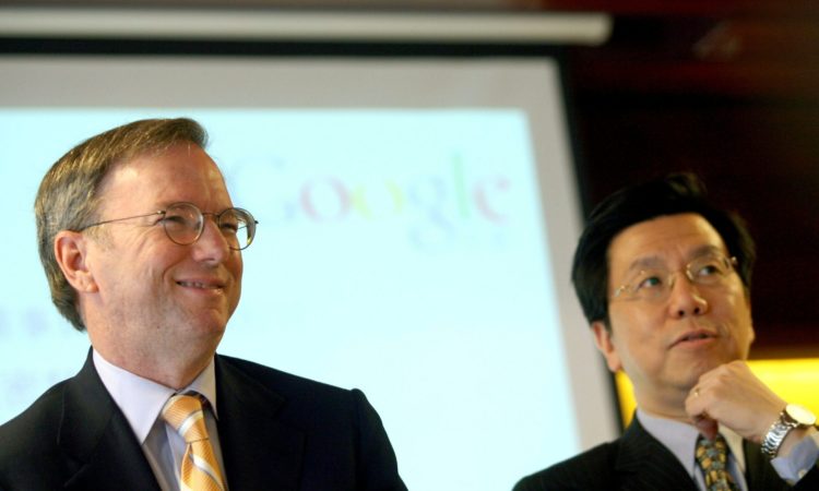 Eric Schmidt (L) and Kaifu Lee (Li Kaifu), President of Google China, in Beijing March 17, 2008